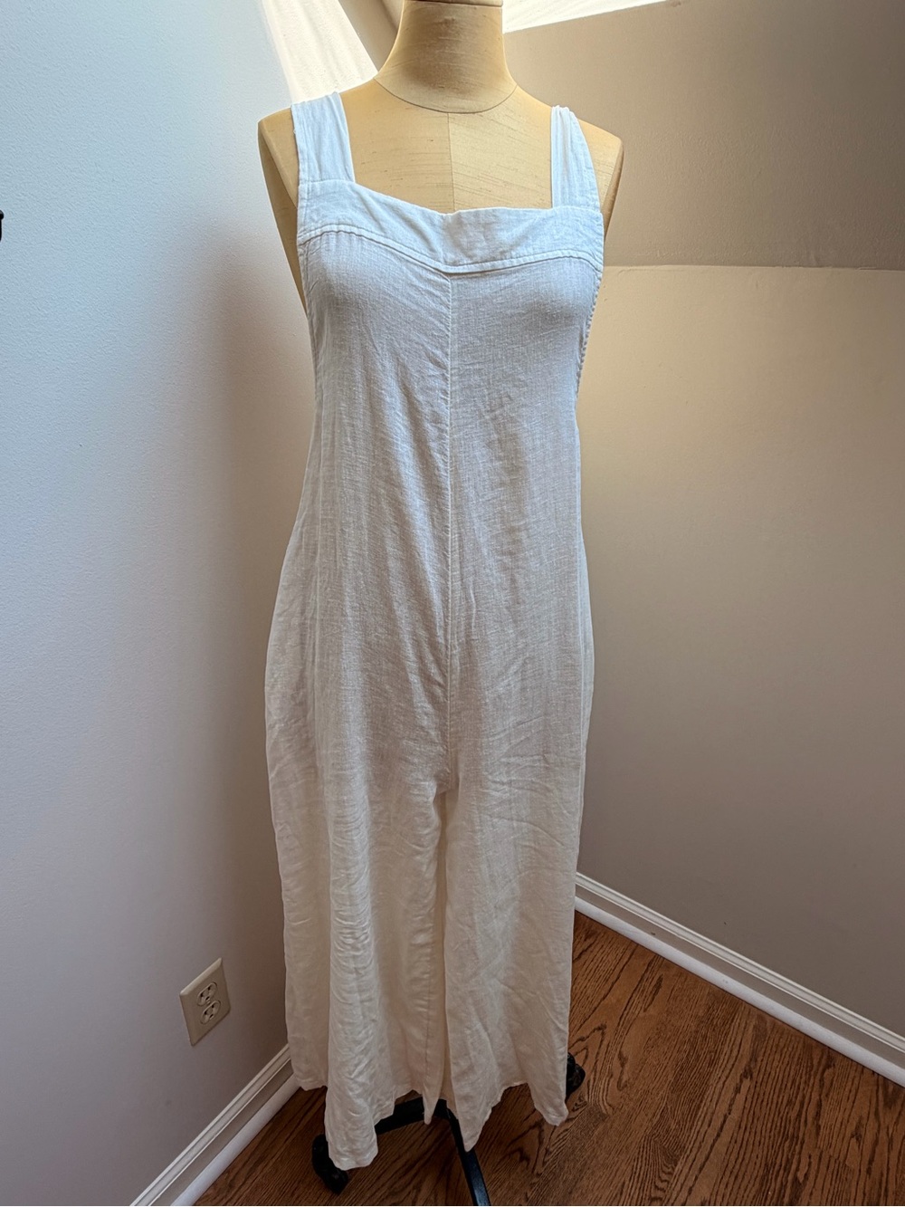 NWT Haute Hippie White Sleeveless Wide-Leg Linen Jumpsuit - Picture 1 of 8